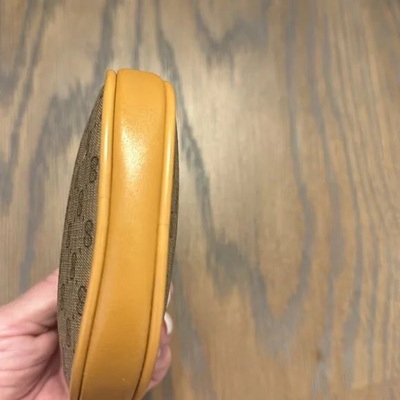 Gucci Coin/Credit Card Purse - Picture 6 of 16